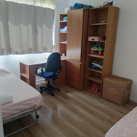 Apartment Close To The Beach With Free Parking Badalona Eksteriør bilde
