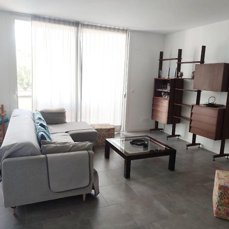 Apartment Close To The Beach With Free Parking Badalona Eksteriør bilde