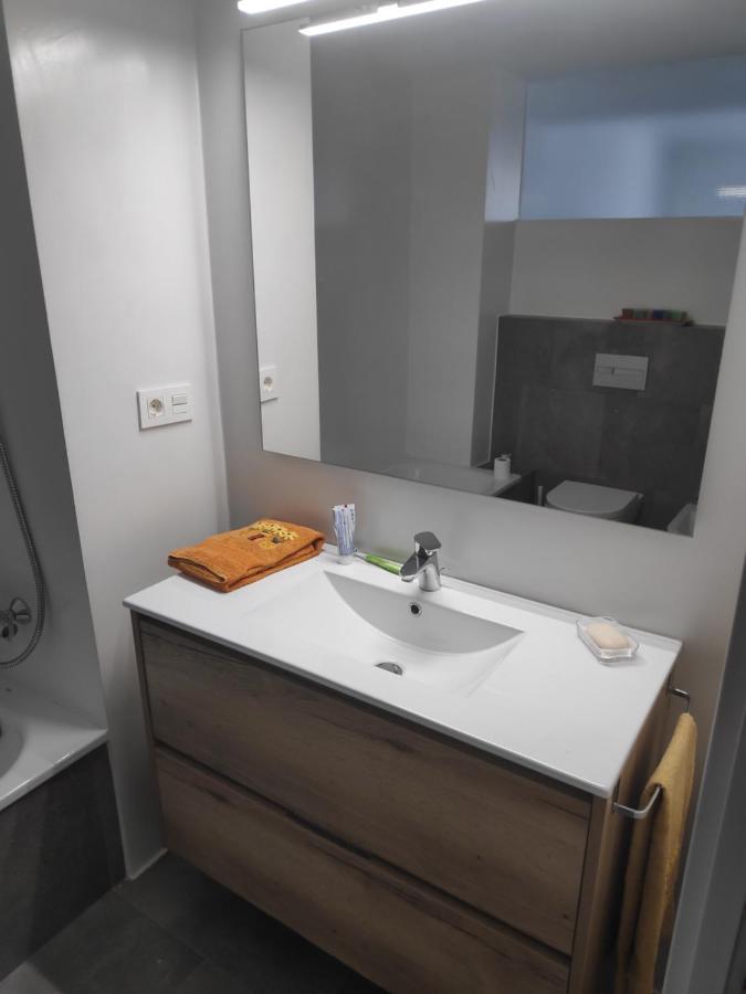 Apartment Close To The Beach With Free Parking Badalona Eksteriør bilde