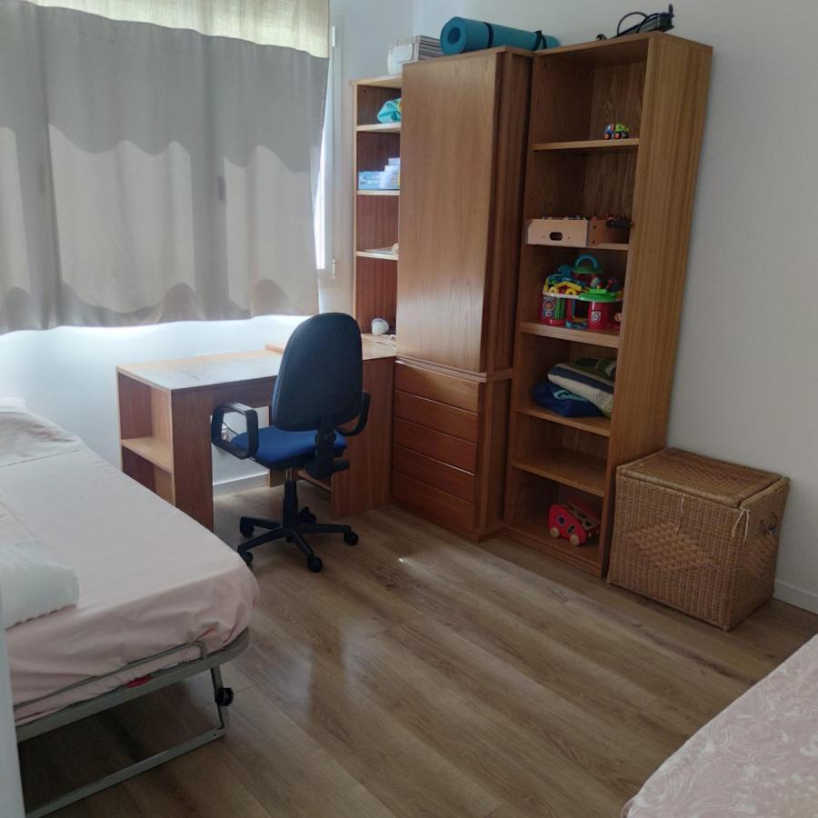 Apartment Close To The Beach With Free Parking Badalona Eksteriør bilde
