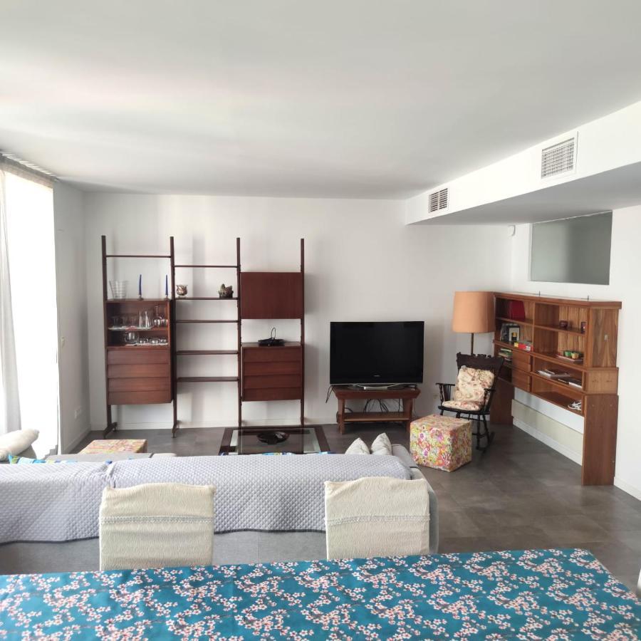 Apartment Close To The Beach With Free Parking Badalona Eksteriør bilde