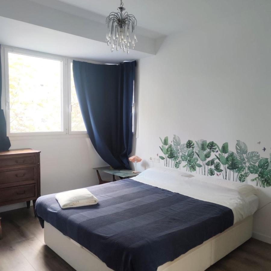 Apartment Close To The Beach With Free Parking Badalona Eksteriør bilde
