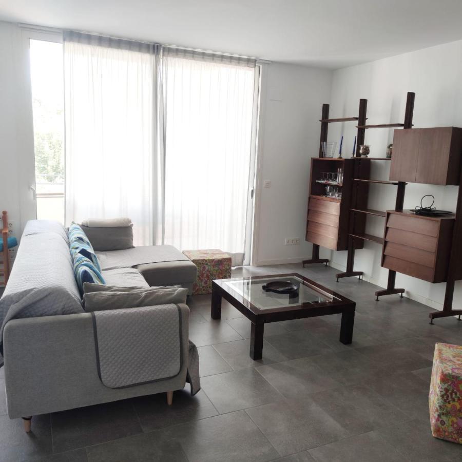 Apartment Close To The Beach With Free Parking Badalona Eksteriør bilde